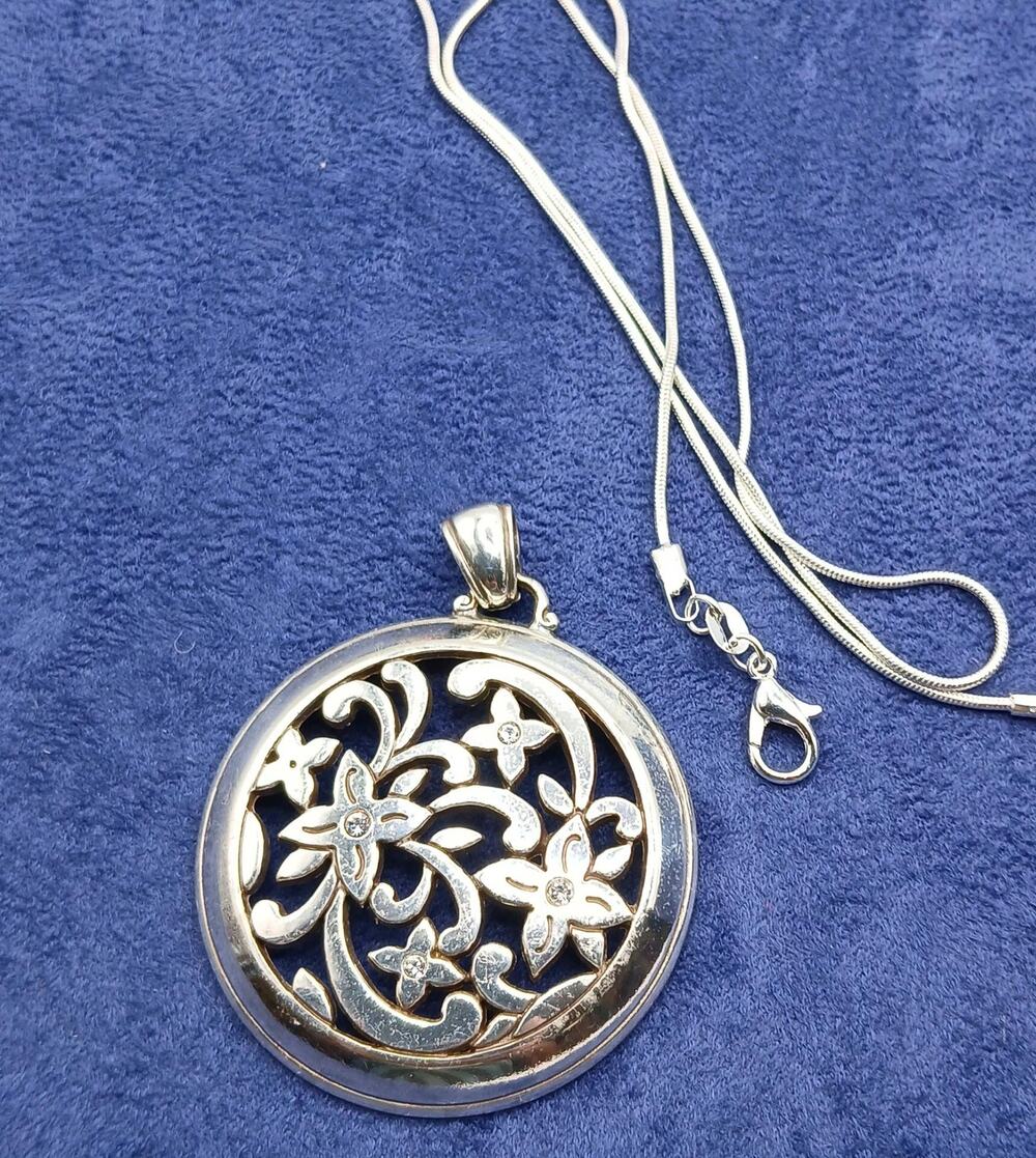 Silver Tone Abraham Lincoln Quote on Back- Floral Design Pendant Necklace